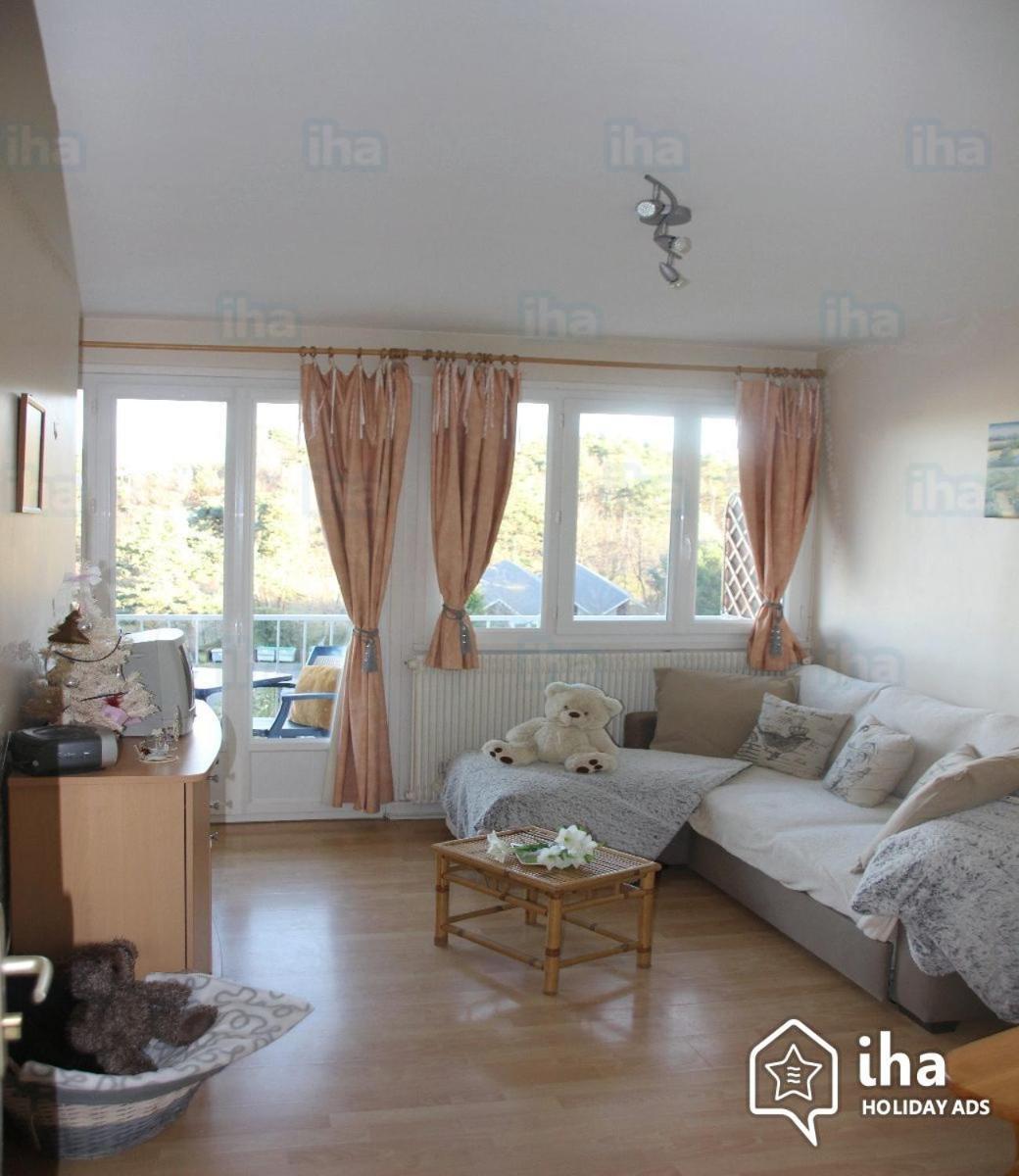 Apartamento Les Pieds Dans L'Eau Murol Exterior foto